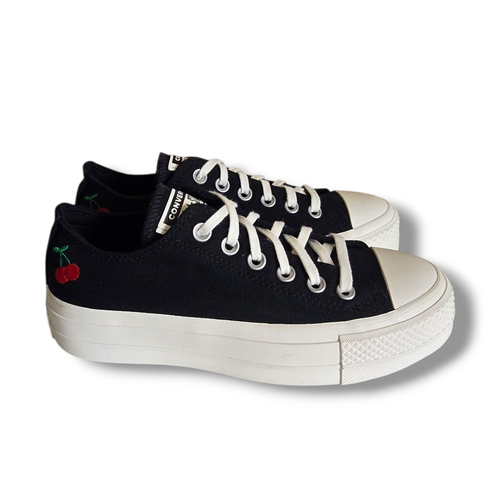 New 🌹CONVERSE Women's Chuck Taylor All-Star Lift Platform Cherries Sneakers - Picture 5 of 16